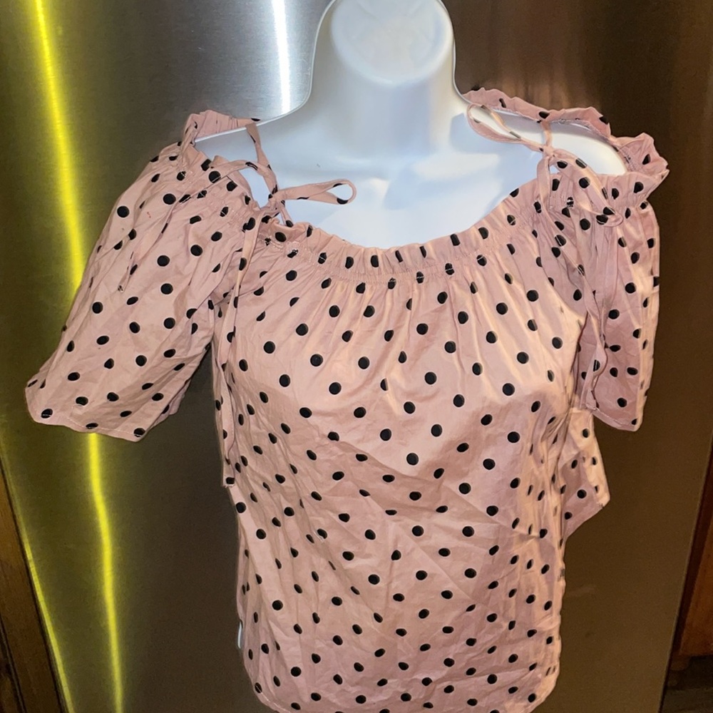 Pink & Black Polka Dot Blouse 🎀🖤 - Picture 3 of 10